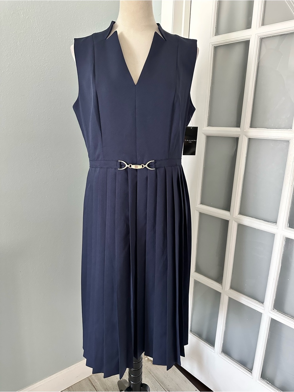 Tahari Navy Sleeveless Pleated Midi Dress with V-Neck and Silver-Tone Buckle